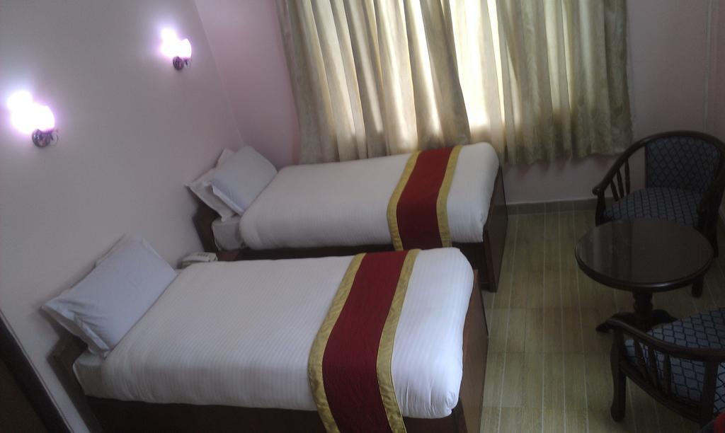 Amar Hotel Катманду Стая снимка