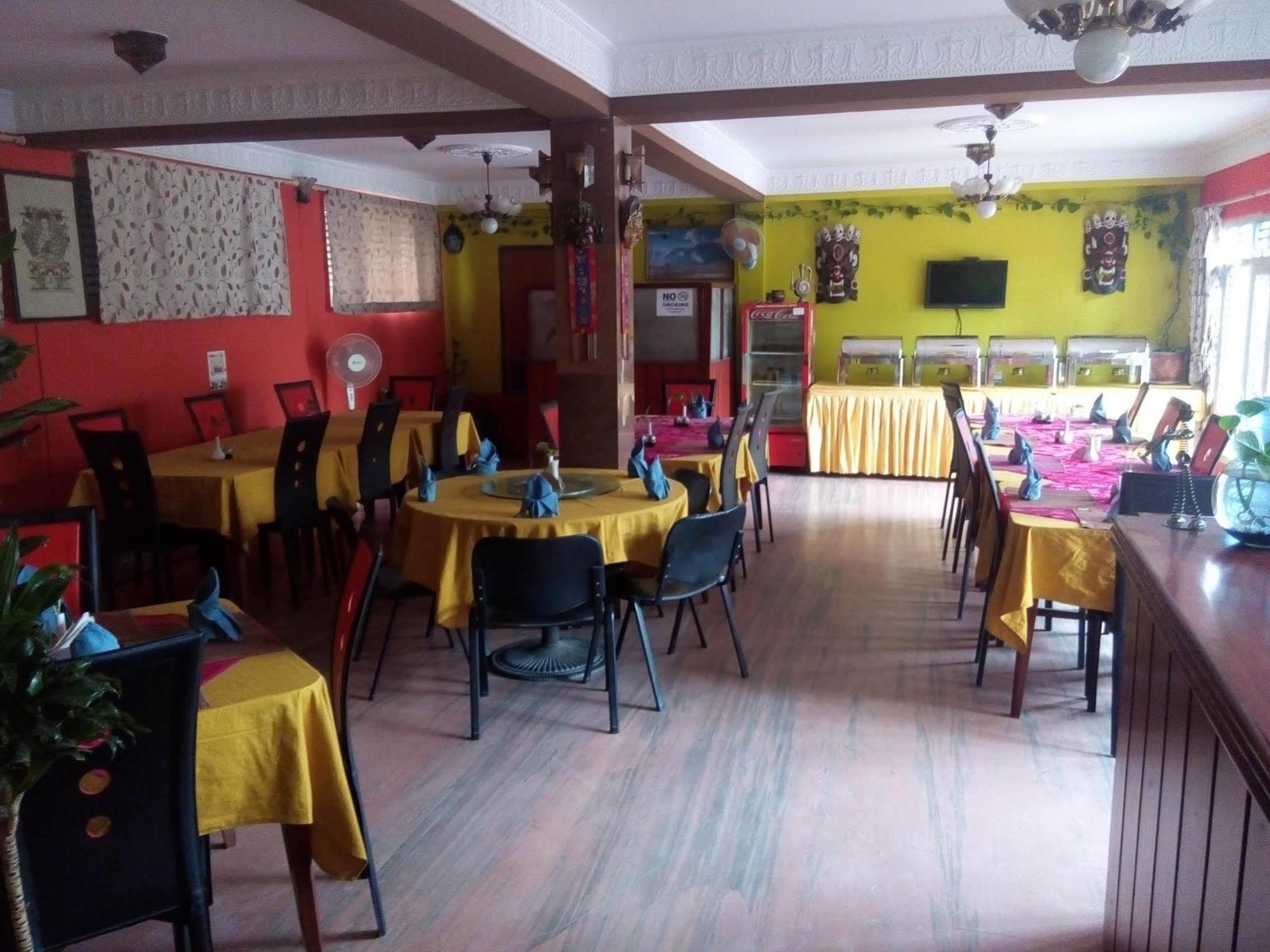 Amar Hotel Катманду Екстериор снимка